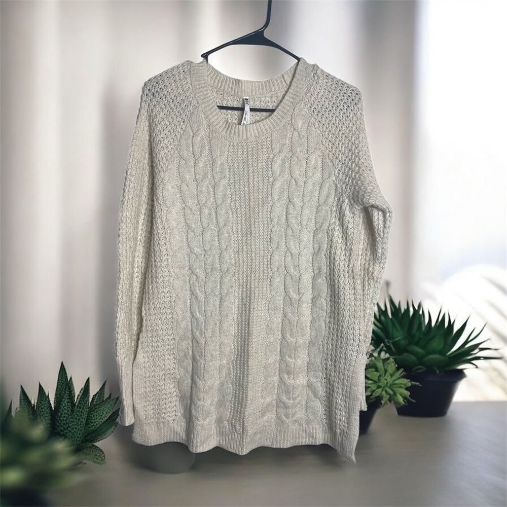 Leo & Nicole Cream Cable Knit Sweater